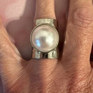 Elegant Silver Pearl Ring